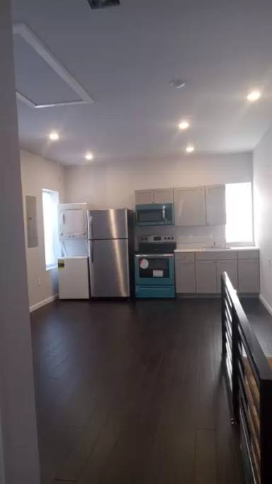 Main picture of 5600 Nelson St