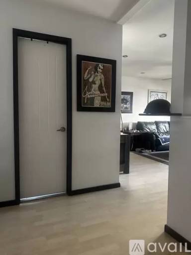 Main picture of 1124 N La Cienega Blvd