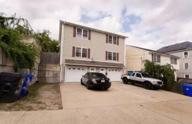 Main picture of 27 Hendricks St