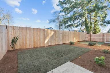 Main picture of 15857 SE Washington Ct