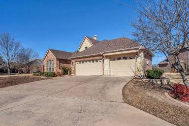 Main picture of 350 Pine Valley Dr
