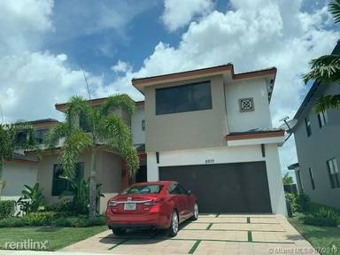 Main picture of 8975 NW 154th Ter