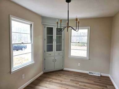 Main picture of 1299 N Franklin Rd