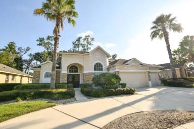 Main picture of 704 Broadoak Loop