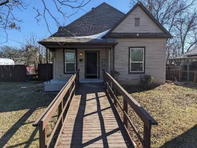 Main picture of 534 E Sycamore St