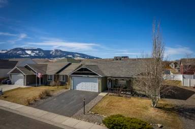 Main picture of 807 Nebula St