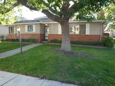 Main picture of 94 Roxbury Ave