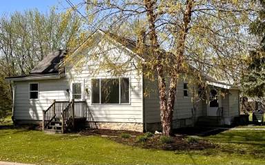 Main picture of 835 S Spencer Rd