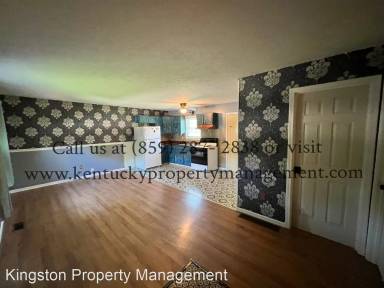 Main picture of 313 E Washington St