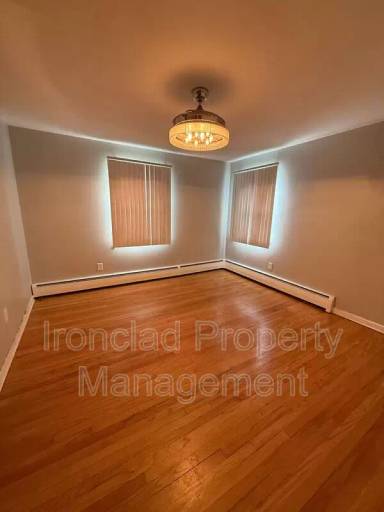 Main picture of 46 Edgecomb St