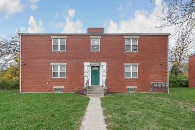 Main picture of 187 N James Rd