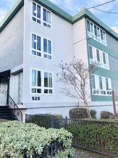 Main picture of 525 N San Mateo Dr
