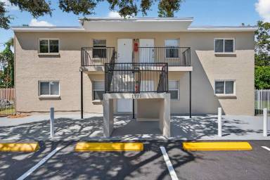 Main picture of 1771 Russell St S