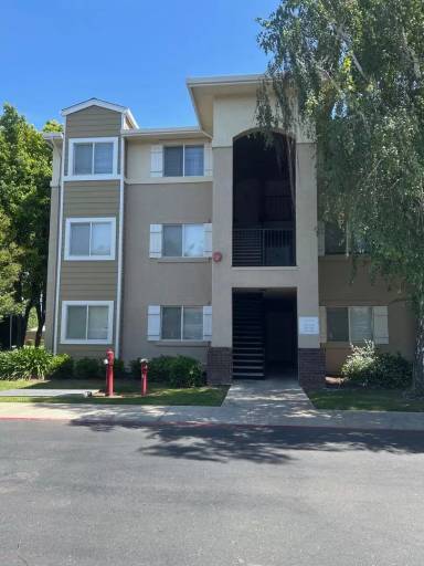 Main picture of 565 Peerless Way