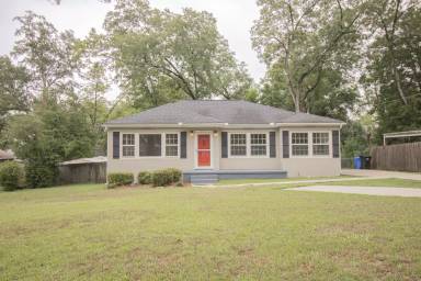 Main picture of 3030 Oak Cir