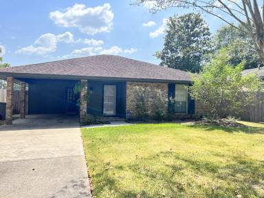 Main picture of 8332 Justin Ave
