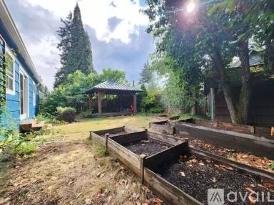 Main picture of 3909 SE 48th Ave