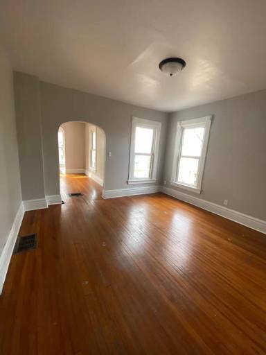 Main picture of 710 E 14th St