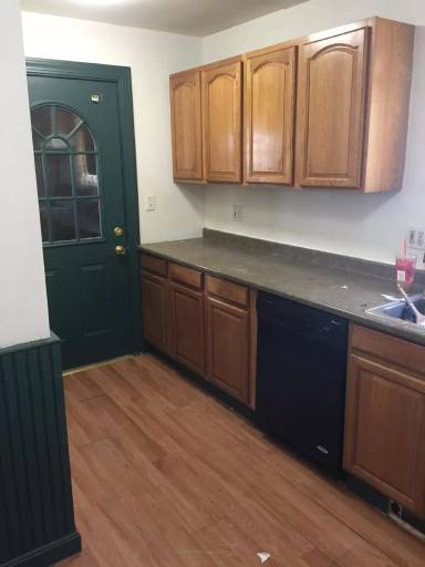 Main picture of 117 Pine St