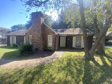 Main picture of 147 McCormack Dr
