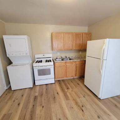 Main picture of 3331 N Butler Ave