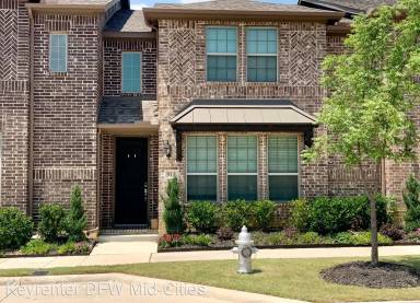 Main picture of 914 Estelle Dr