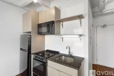 Main picture of 1325 W Wilson Ave Apartments