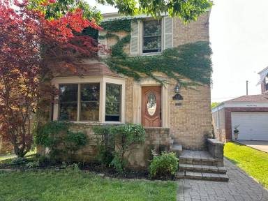 Main picture of 6122 N Drake Ave