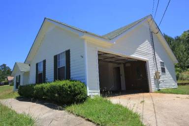 Main picture of 25 Clyde Taylor Pl
