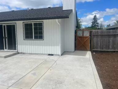 Main picture of 875 Natalie Pl