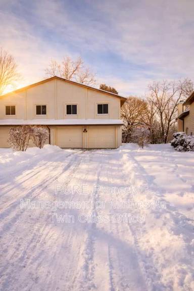 Main picture of 2500 Woodbridge St