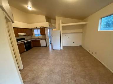 Main picture of 1235 Spear Ave