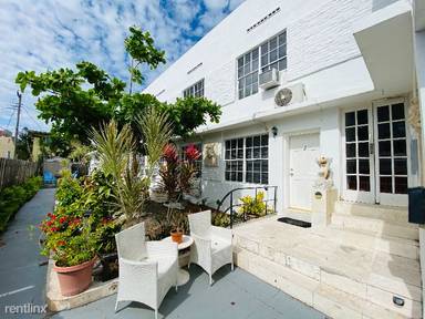 Main picture of 6940 Bay Dr