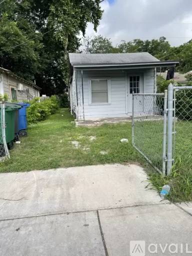 Main picture of 1057 S San Joaquin Ave