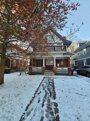 Main picture of 1303 W 40th St