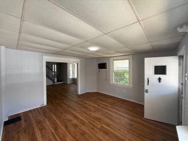 Main picture of 154 Willow St