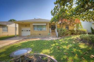 Main picture of 2219 S Gary Ave