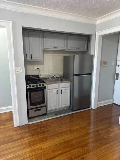 Main picture of 7851 S Indiana Ave