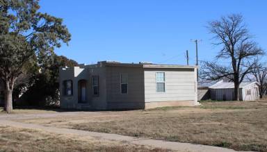 Main picture of 506 E Municipal Dr