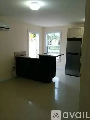 Main picture of 1317 W 60th Ter