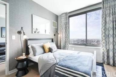 Main picture of Journal Squared Apartments