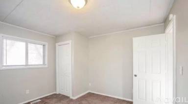 Main picture of 10337 N College Ave