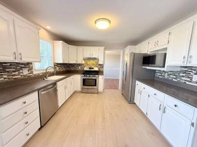 Main picture of 1930 Berkshire Gardens CC Ln