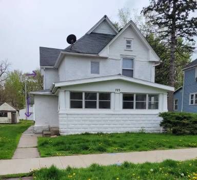 Main picture of 723 W 1st St