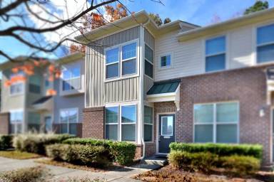 Main picture of 42 Pocono Dr