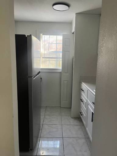 Main picture of 1426 W 22nd St