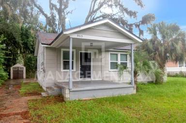 Main picture of 9015 Polk Ave