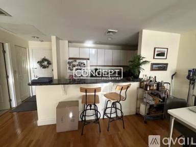 Main picture of 100 Jersey St