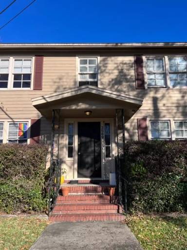 Main picture of 2569 Herschel St