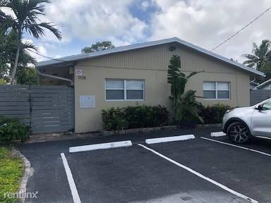 Main picture of 1118 Middle St